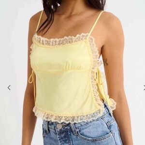 Rumored Meadow top in buttercream